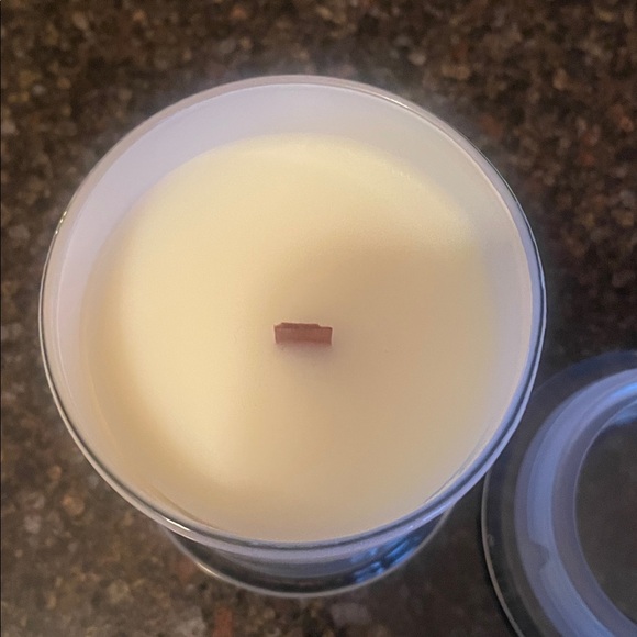 Magnolia Waco TX Signature Wood Wick Candle, Velvet NWOT - Picture 3 of 5